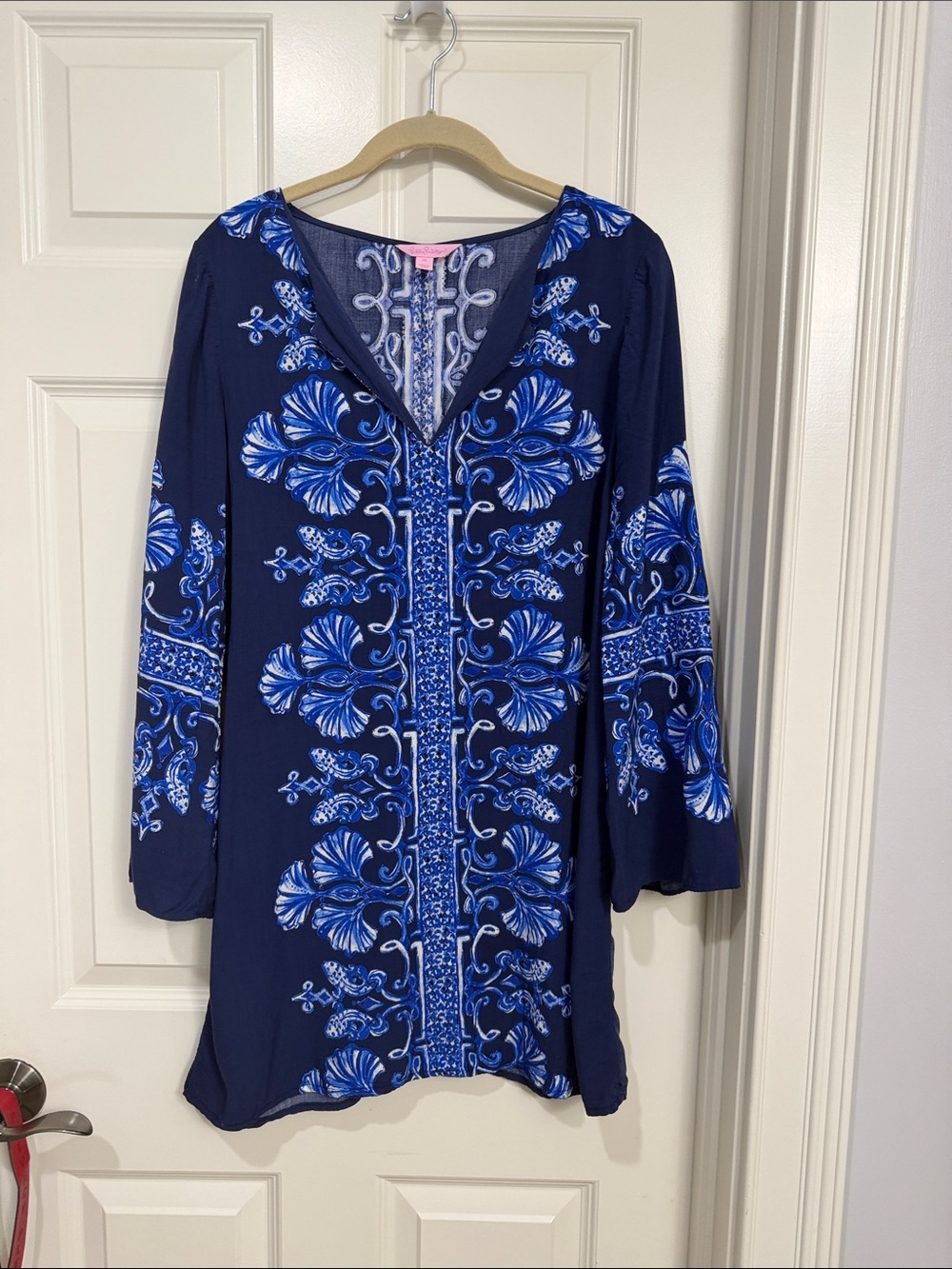 Lilly Pulitzer Navy Blue Dress/ tunic with Bright Blue Floral Pattern